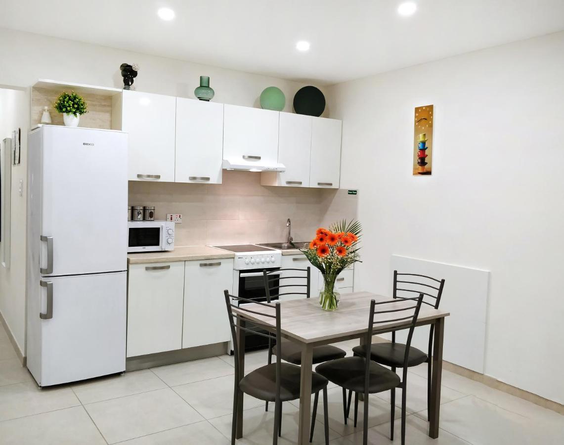 Central Rooms - Near Valletta & Sliema - Best Bus Lines Hamrun Екстериор снимка